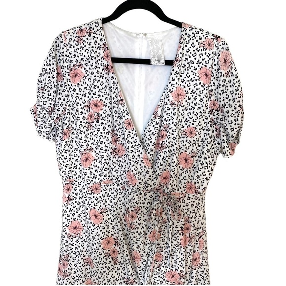 SADIE and Sage Ellie Mini Dress - Picture 4 of 13